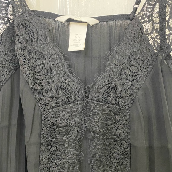 H&M lace cami - Picture 5 of 8